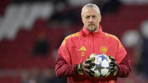 Remko Pasveer Hengkang, Ajax Bidik Maarten Paes sebagai Kiper Utama Pengganti