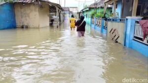Banjir Subang Meluas ke 8 Kecamatan, 8.000 Warga Terpaksa Mengungsi Akibat Hujan Tinggi