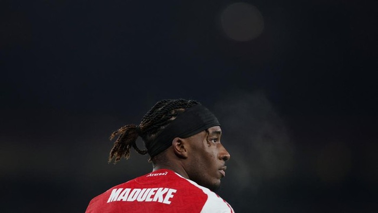 Noni Madueke Jadi Cibiran Usai Tendangannya Melambung Tinggi di Laga Arsenal vs Kairat