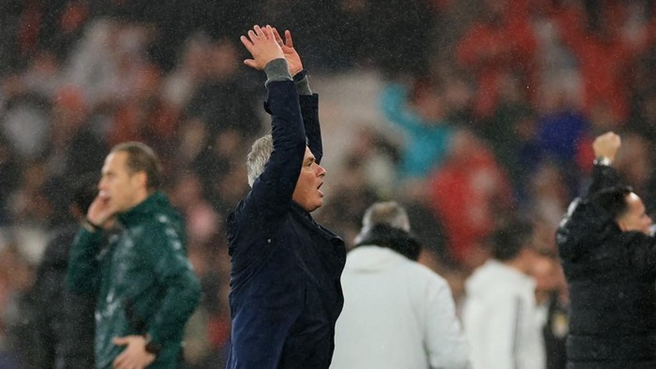 Jose Mourinho Minta Maaf ke Alvaro Arbeloa Usai Selebrasi Gol Kontroversial Benfica