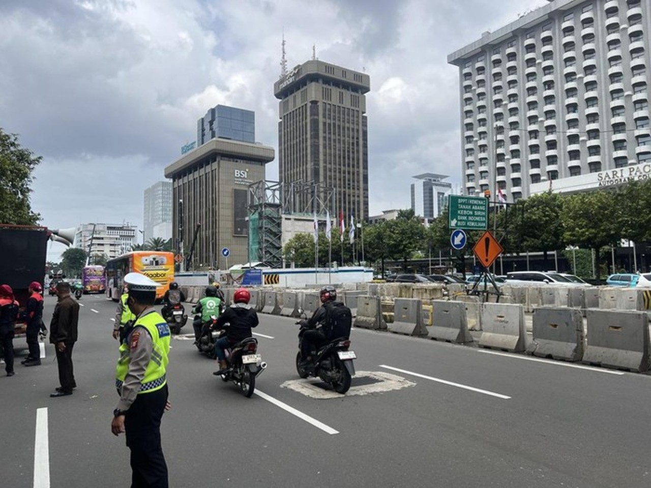 Demo Buruh di Depan Kantor PBB Jakarta Berakhir, Lalin MH Thamrin Normal Kembali