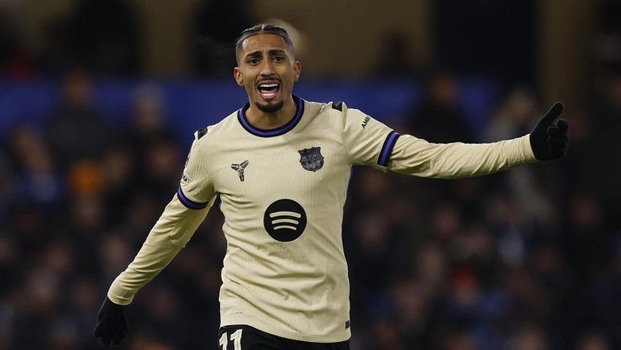 Liverpool dan Manchester United Bersaing Ketat untuk Rekrut Raphinha dari Barcelona