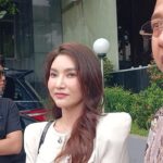 Sarwendah Serahkan Bukti ke Polisi, Tegaskan Anaknya Anak Kandung Ruben Onsu