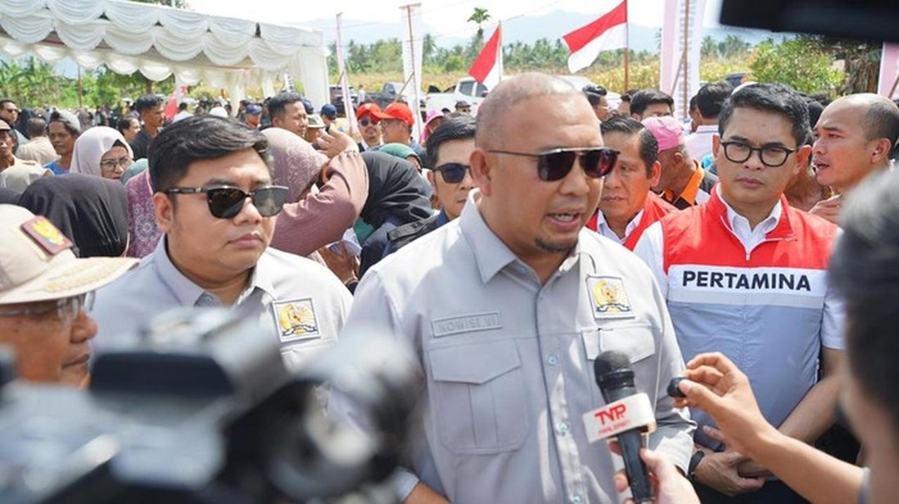 Andre Rosiade Puji Dony Oskaria atas Pembangunan Ratusan Huntara Korban Bencana di Sumbar
