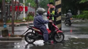 Polisi Lebak Bulus Coba Beragam Cara Atasi Pemotor Lawan Arah, Termasuk Pendekatan Religi