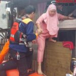 Banjir Bekasi Meluas, Air Capai 1,5 Meter, Warga Terdampak Dievakuasi