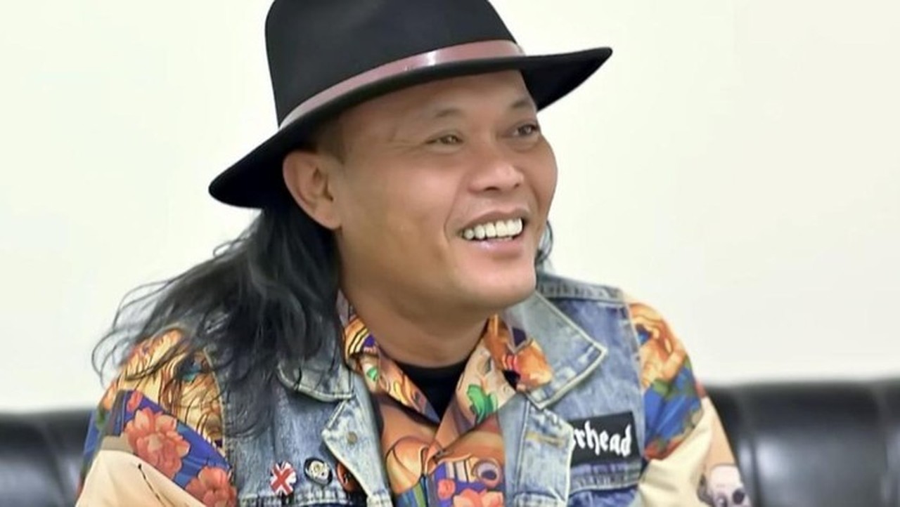 Sule Ungkap Emas Rizky Febian untuk Bintang Hilang Misterius di Tengah Sengketa Harta Lina Jubaedah Sule Ungkap Emas Rizky Febian untuk Bintang Hilang Misterius di Tengah Sengketa Harta Lina Jubaedah