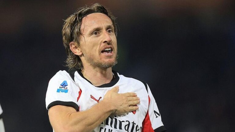 Modric Cetak Gol Kemenangan Dramatis, Allegri Puji Determinasi Sang Veteran untuk Milan Modric Cetak Gol Kemenangan Dramatis, Allegri Puji Determinasi Sang Veteran untuk Milan