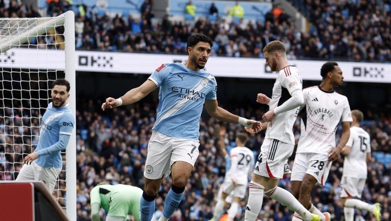 Manchester City Bungkam Salford 2-0, Melaju Mulus ke Babak Kelima Piala FA Manchester City Bungkam Salford 2-0, Melaju Mulus ke Babak Kelima Piala FA