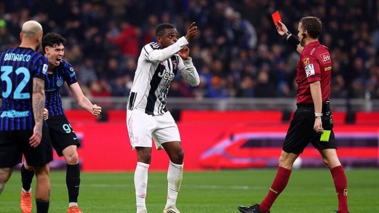 Juventus Protes Keras Kartu Merah Kalulu: Keputusan Wasit Memalukan! Juventus Protes Keras Kartu Merah Kalulu: Keputusan Wasit Memalukan!