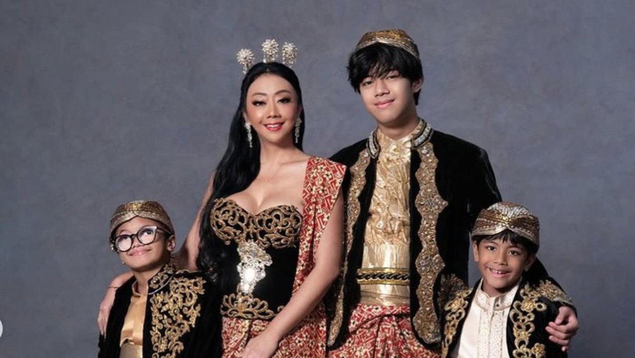 Asri Welas Banting Tulang Demi Anak: Tanggung Jawab Penuh Sebagai Ibu Tunggal