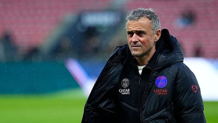Luis Enrique Tegaskan Tak Ada Pemain Lebih Besar dari PSG Pasca Komentar Dembele Luis Enrique Tegaskan Tak Ada Pemain Lebih Besar dari PSG Pasca Komentar Dembele