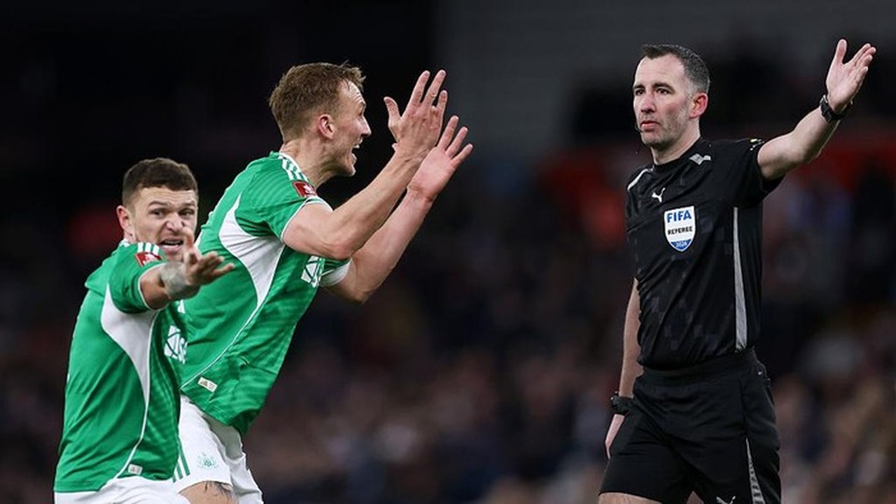 Wasit Piala FA Diistirahatkan dari Premier League Pasca-Kontroversi Lawan Aston Villa