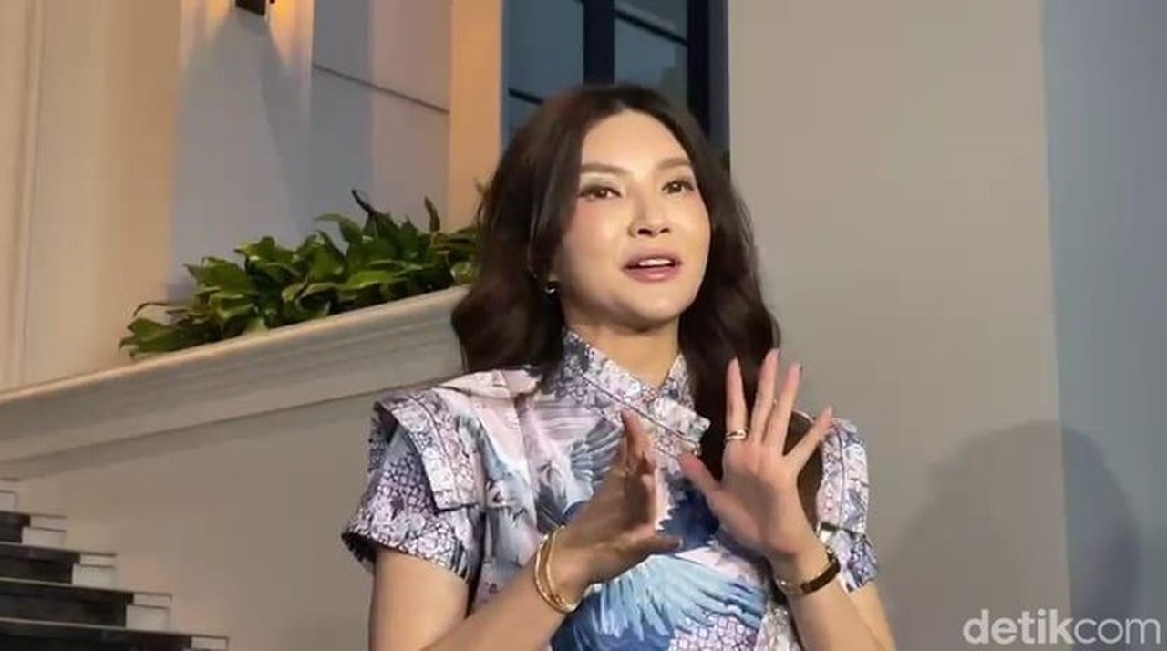 Rayakan Imlek 2026 Tanpa Merah dan Barongsai, Sarwendah Masih Berduka Ayah