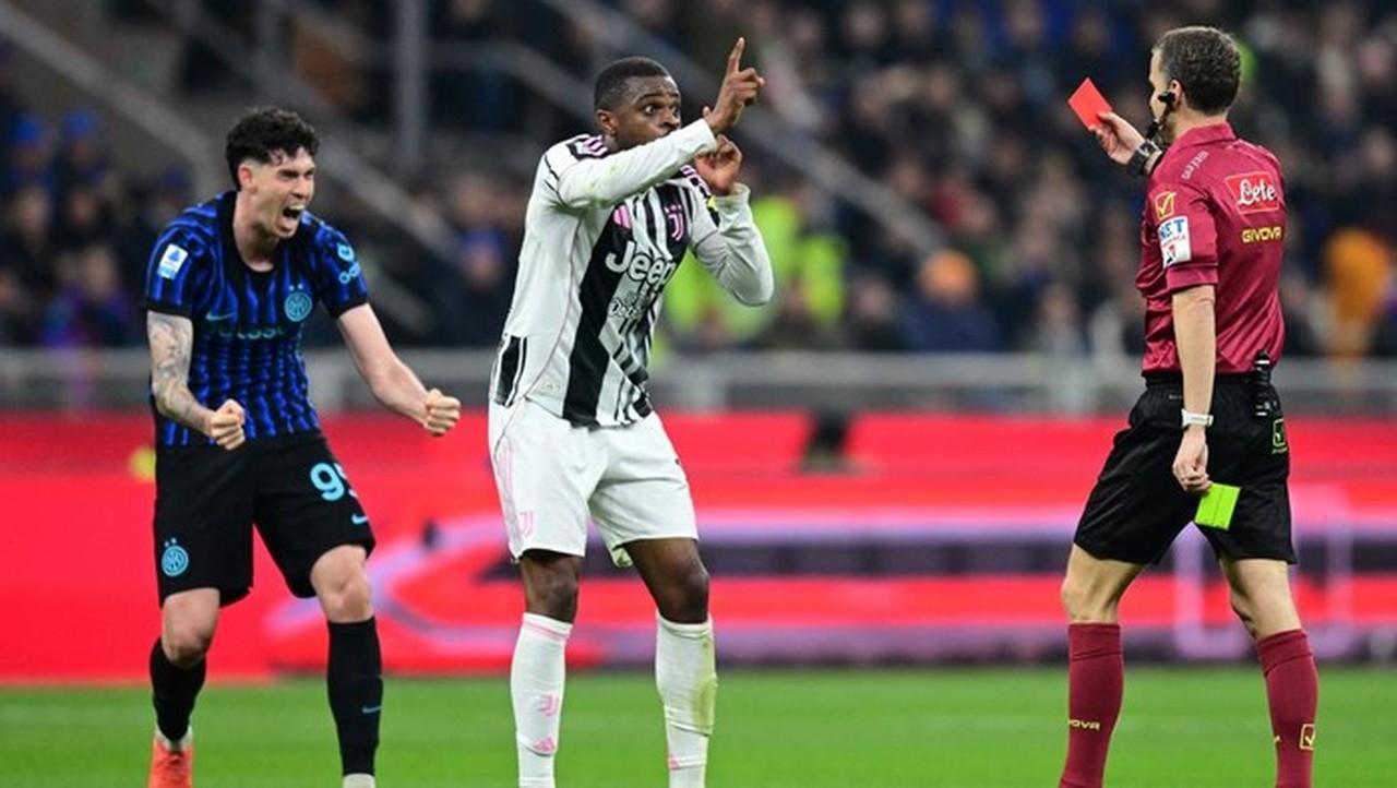 Bastoni Minta Maaf Usai Rayakan Kartu Merah Kalulu, Bek Juventus Enggan Perpanjang Masalah