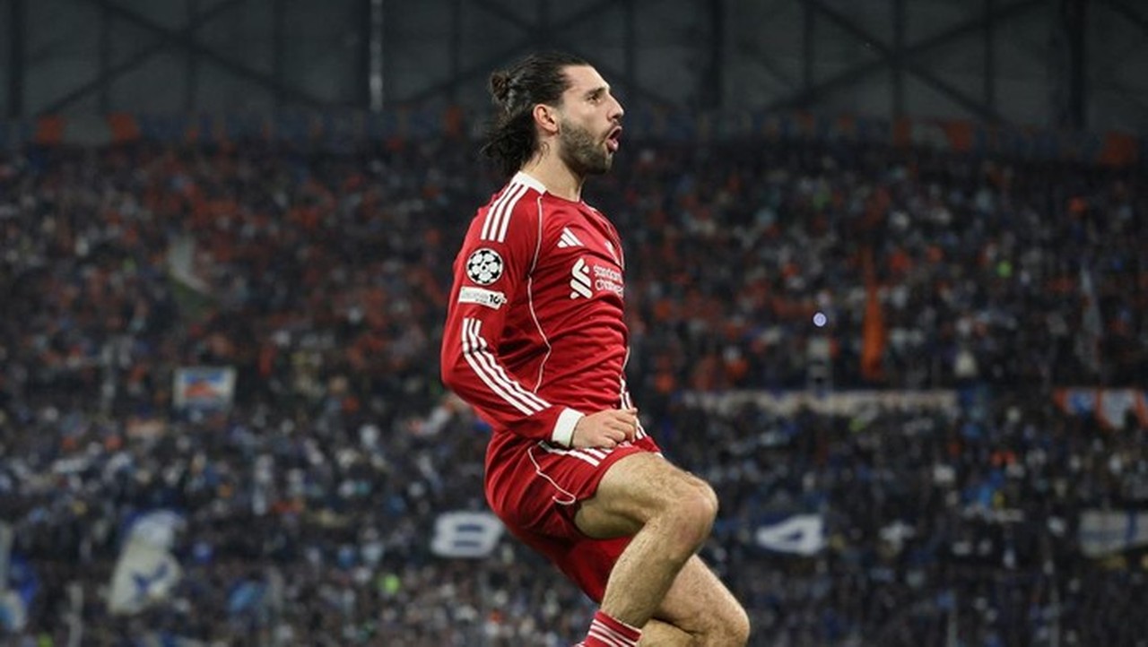 Virgil van Dijk Sebut Dominik Szoboszlai Berpotensi Jadi Kapten Liverpool Berikutnya Virgil van Dijk Sebut Dominik Szoboszlai Berpotensi Jadi Kapten Liverpool Berikutnya