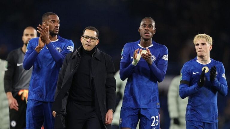 Liam Rosenior: Main Duluan Tak Untungkan Chelsea dalam Perburuan Empat Besar Liga Inggris