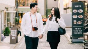 Asty Ananta Curi Perhatian dengan Konten ‘Random’, Sikap Kalem Suami Jadi Sorotan Netizen