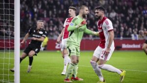 Debut Maarten Paes Berujung Imbang 1-1 Ajax Amsterdam Kontra NEC Nijmegen