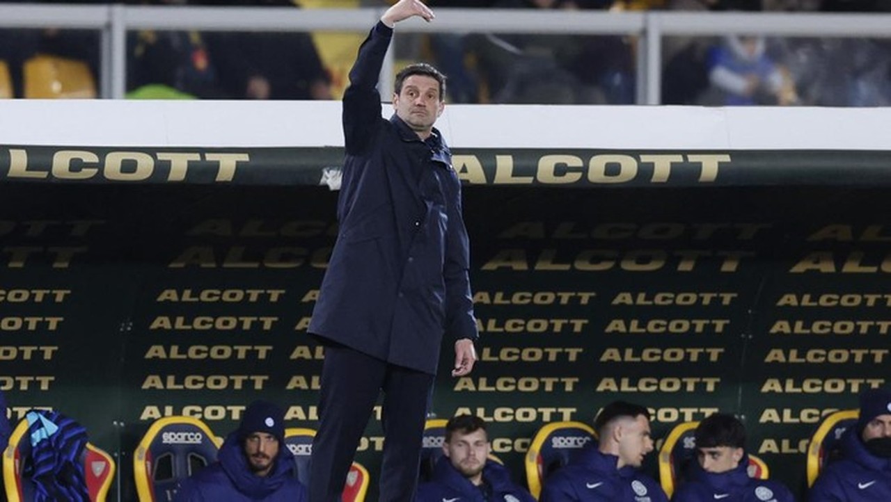 Cristian Chivu Pecahkan Rekor Poin Debut Inter Milan di Serie A Cristian Chivu Pecahkan Rekor Poin Debut Inter Milan di Serie A