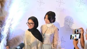 Fuji Kagum pada Nabila Misha, Desainer 14 Tahun Luncurkan Koleksi Busana Timur Tengah