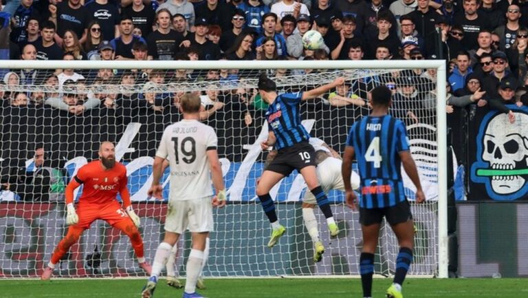 Napoli Gagal Pertahankan Keunggulan, Takluk 1-2 dari Atalanta di Kandang Lawan