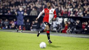 Raheem Sterling Comeback ke Lapangan Hijau Bersama Feyenoord Setelah 9 Bulan Absen