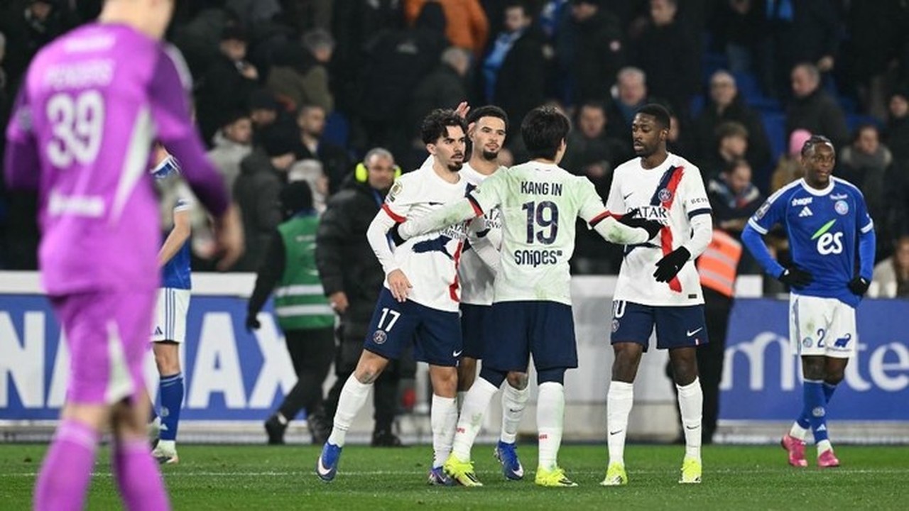 PSG Raih Kemenangan Dramatis 2-1 atas Strasbourg Meski Diwarnai Kartu Merah Hakimi