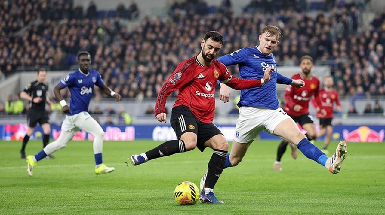 Babak Pertama Everton vs Manchester United Berakhir Imbang Tanpa Gol