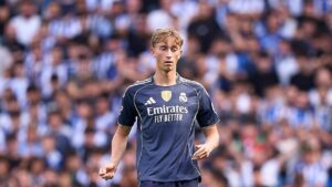 Dean Huijsen Minta Maaf Usai Repost Konten Rasis di Instagram