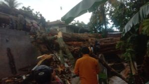 Puting Beliung Terjang Sumenep: 27 Rumah Rusak, 6 Warga Luka-luka
