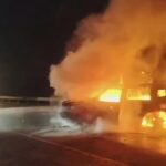 Mobil Jetour Terbakar di Tol Jagorawi Setelah Tabrak Pembatas Jalan, Dua Luka Ringan