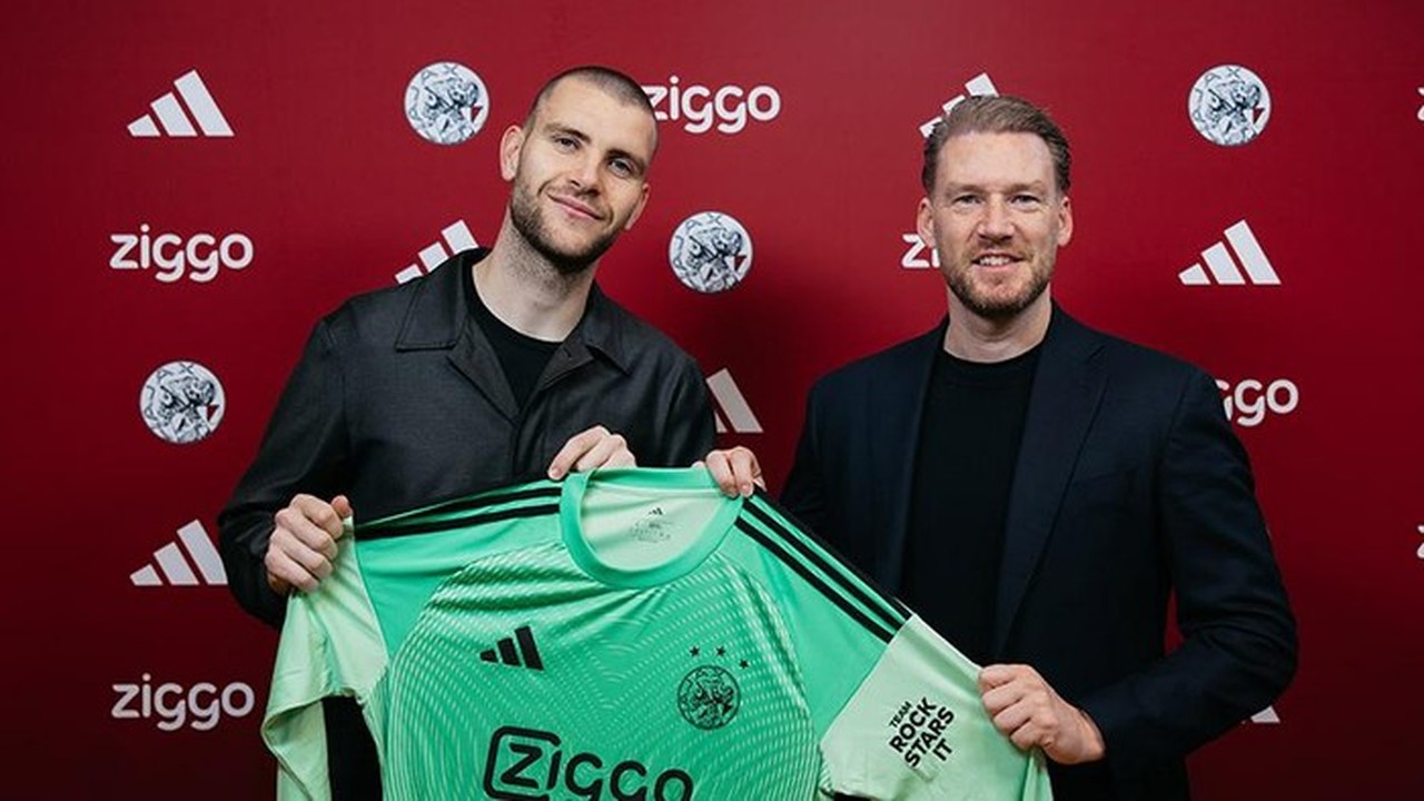 Maarten Paes Resmi Gabung Ajax Amsterdam, Siap Kembali Berkilau di Eropa