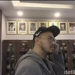 Pandji Pragiwaksono Temui MUI Bahas Polemik Materi Stand-Up Comedy ‘Mens Rea’