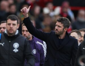 Rooney Desak MU Permanenkan Carrick: “MU Kini Tampil Seperti Manchester United Lagi!”