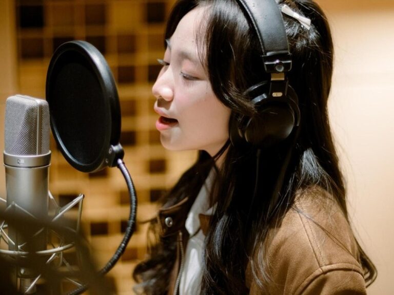 Etenia Croft dan Farel Prayoga Rilis ‘Peganglah Tanganku’ sebagai Simbol Harapan Korban Bencana Etenia Croft dan Farel Prayoga Rilis ‘Peganglah Tanganku’ sebagai Simbol Harapan Korban Bencana