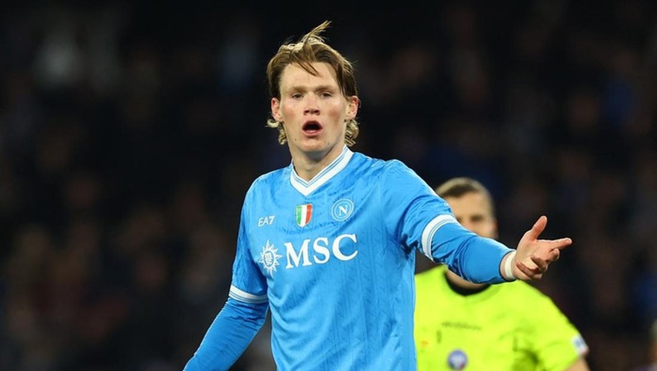 Scott McTominay: Mesin Napoli yang Tak Kenal Lelah di Tengah Badai Cedera Scott McTominay: Mesin Napoli yang Tak Kenal Lelah di Tengah Badai Cedera