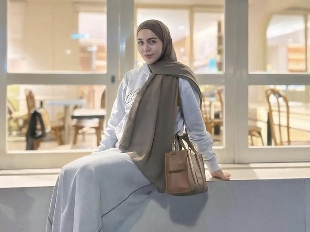 Ratu Rizky Nabila Akui Jatuh Cinta Duluan pada Pesulap Merah Saat Jadi Host Acara Horor