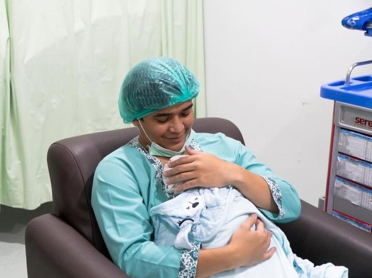 Billy Syahputra Ungkap Momen Haru Jadi Ayah, Curhat ke Mendiang Olga: Gue Udah Punya Anak!