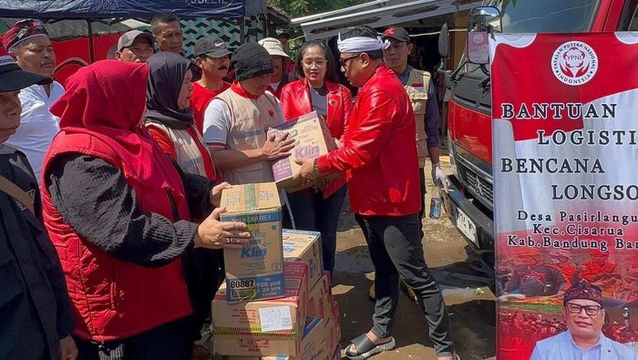 PDIP Hadirkan Layanan Mobil Laundry Gratis untuk Korban Longsor Cisarua Bandung Barat