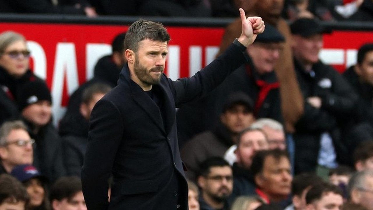 Michael Carrick Waspadai Transisi Cepat West Ham United Jelang Laga Liga Inggris