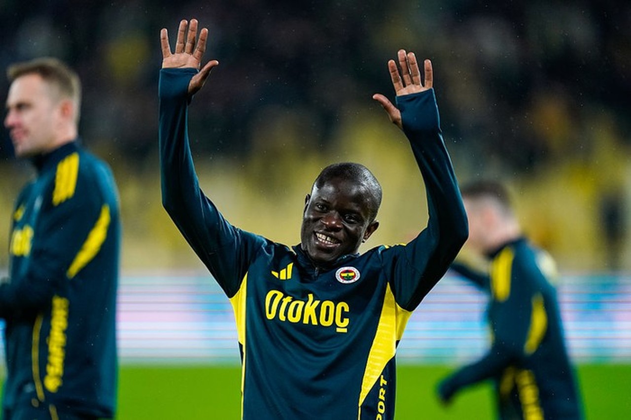 Debut Manis N’Golo Kante Bersama Fenerbahce, Sifat Malu-malunya Tetap Sama