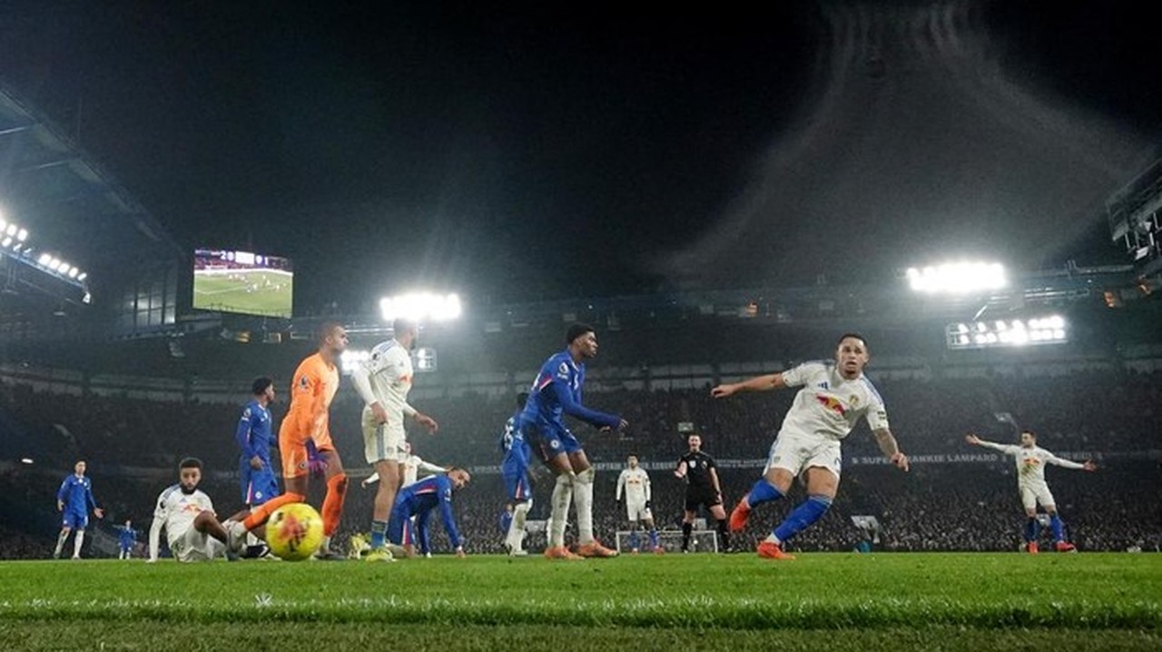 Chelsea Ditahan Imbang Leeds United 2-2, Liam Rosenior Frustrasi Kelengahan Tim