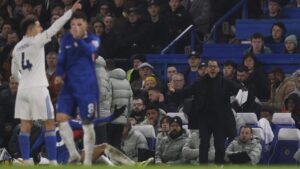 Chelsea Ditahan Imbang Leeds, Liam Rosenior Kritik Fokus Pemain: “Sederhana Itu”