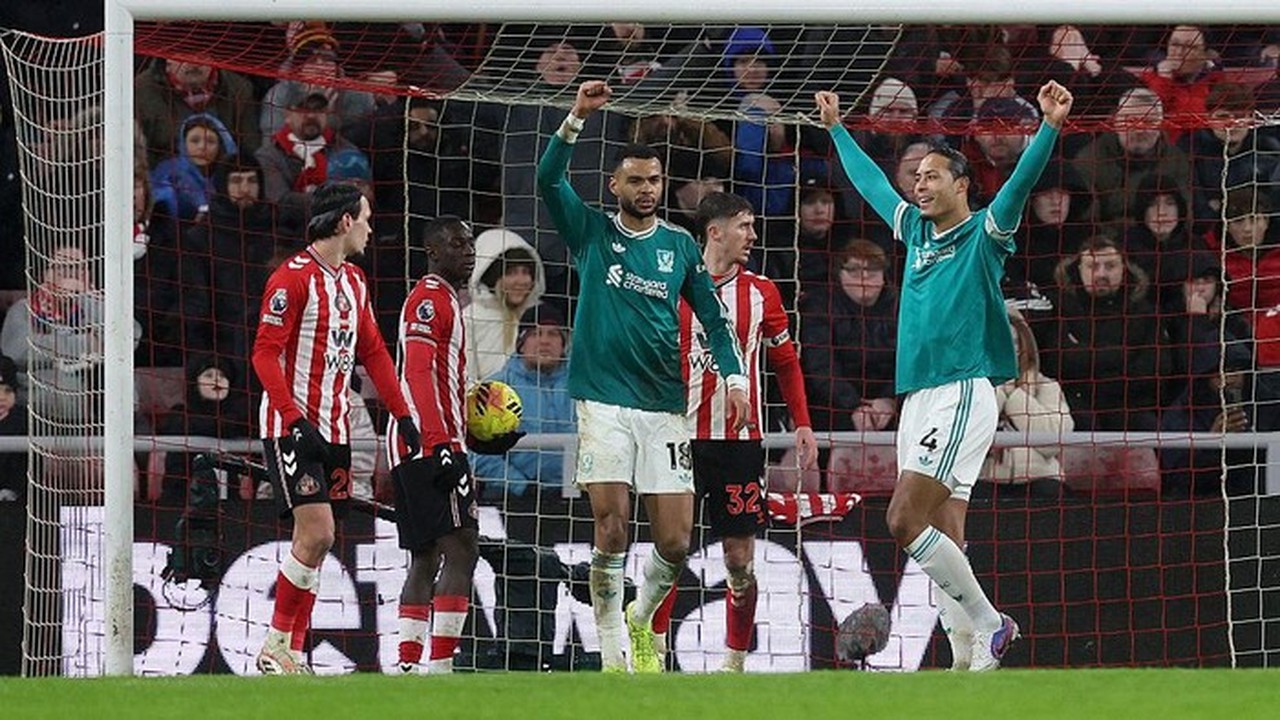 Gol Tunggal Van Dijk Bawa Liverpool Taklukkan Sunderland 1-0 di Stadium of Light