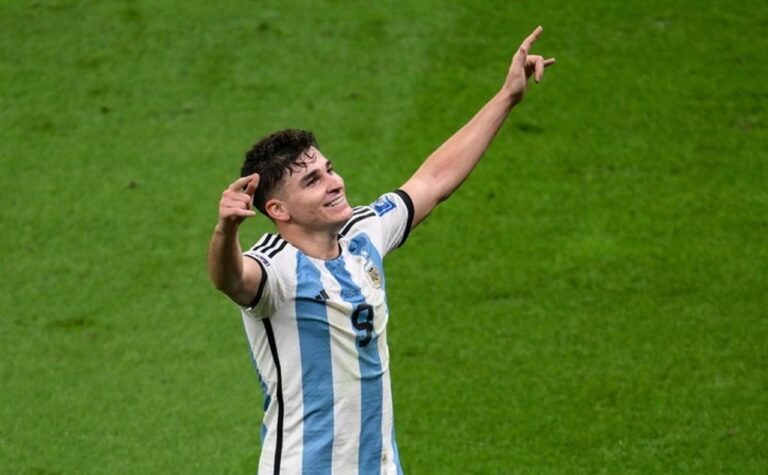 Julian Alvarez: Satu-satunya Pemain Argentina Tanpa Tato, Ini Alasannya