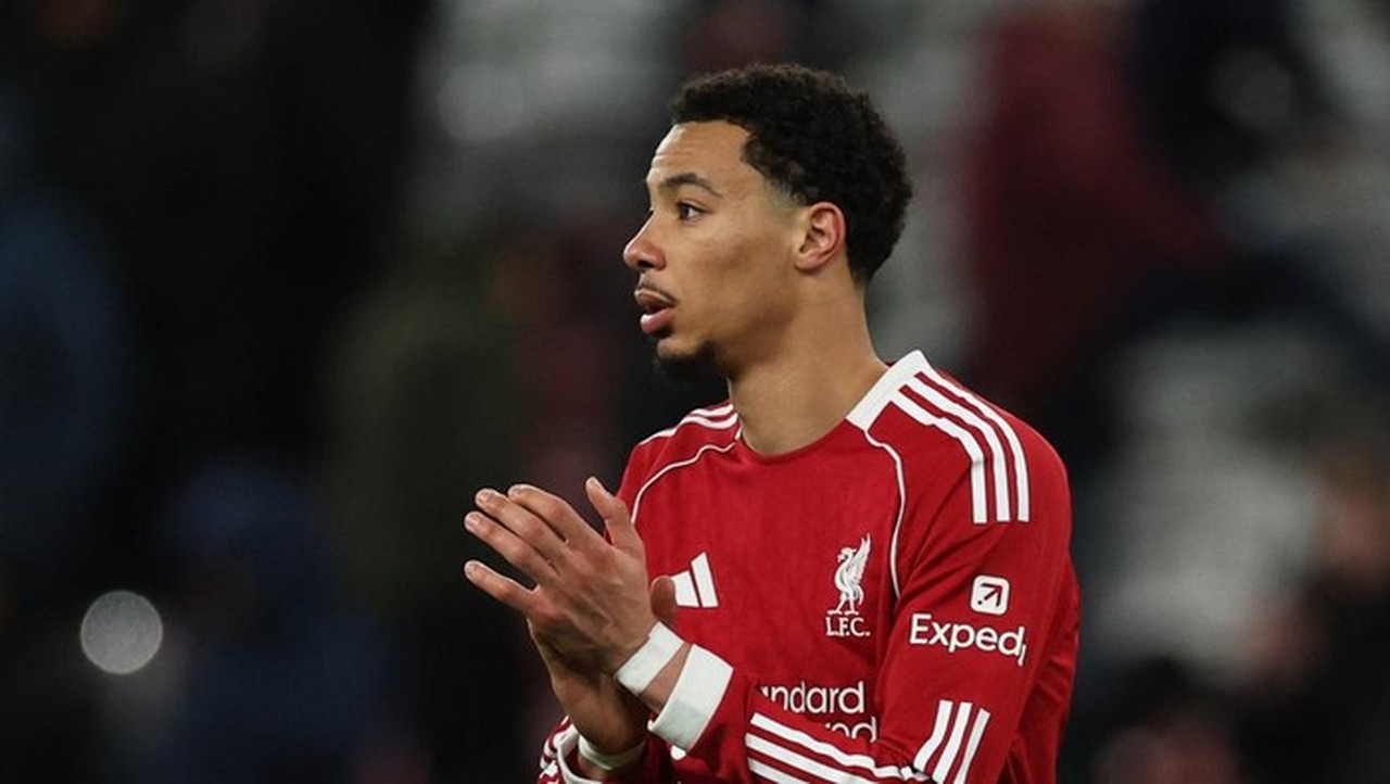 Hugo Ekitike Jadi Magnet Penonton, Liverpool Pesta Gol ke Gawang Newcastle