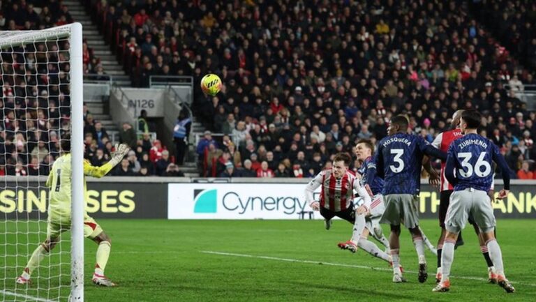Senjata Makan Tuan: Gol Bola Mati Arsenal Justru Berbalik Menyerang Saat Hadapi Brentford