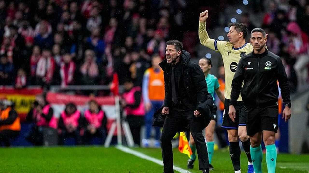 Diego Simeone Pede, Atletico Madrid Lumat Barcelona 4-0 di Semifinal Copa del Rey